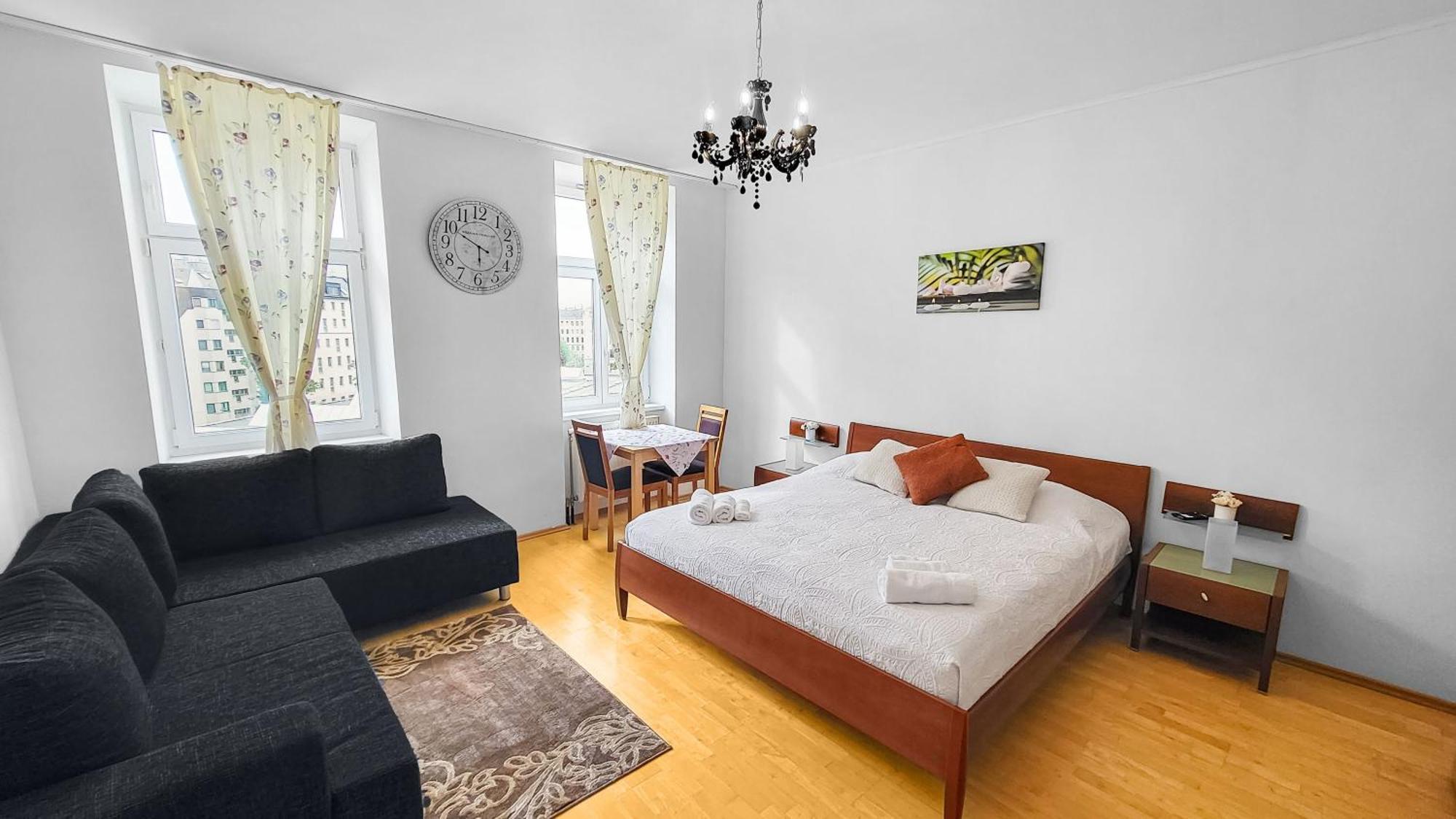 Spacious Three-Bedroom, Three King-Size Beds Βιέννη Εξωτερικό φωτογραφία
