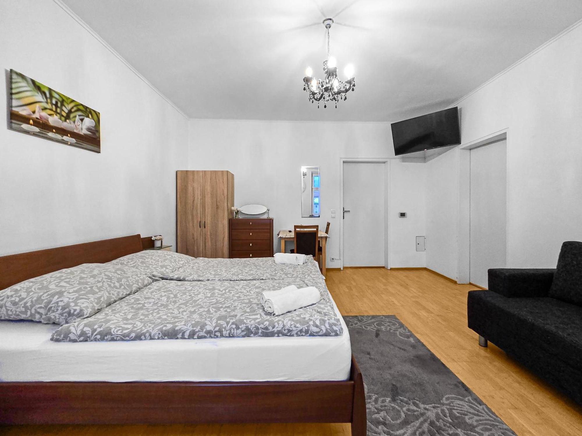 Spacious Three-Bedroom, Three King-Size Beds Βιέννη Εξωτερικό φωτογραφία